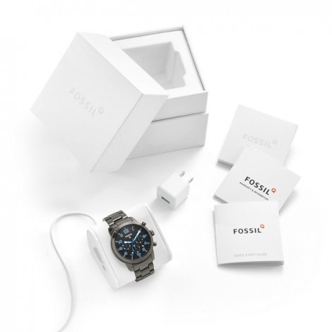Fossil Q54 Pilot smart watch box contents